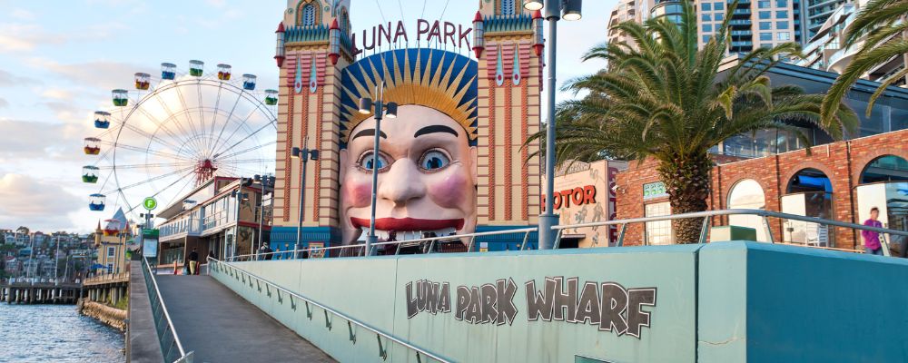 Explore Luna Park